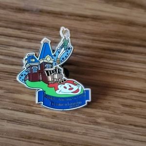 Disneyland pin